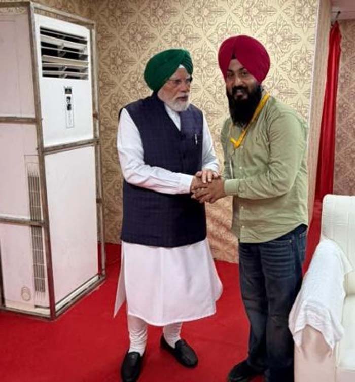 ਜਲੰਧਰ ਦੇ ਸਨਪ੍ਰੀਤ ਨੇ PM ਮੋਦੀ ਦੇ ਸਿਰ ''ਤੇ ਸਜਾਈ ਸੀ ਦਸਤਾਰ, ਸਿਰਫ਼ ਦੋ ਮਿੰਟਾਂ ''ਚ ਬੰਨ੍ਹੀ ''ਸੈਮੀ-ਪਟਿਆਲਾ ਸ਼ਾਹੀ'' ਪੱਗ