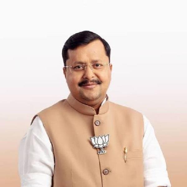 nitin naveen met the former state president