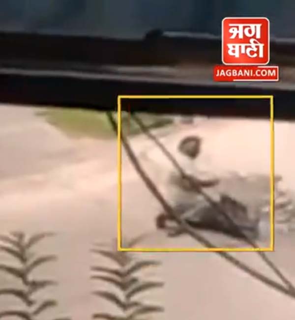 ਪਿਓ 'ਤੇ ਪੁੱਤ ਨੇ ਇੱਟਾਂ ਮਾਰ-ਮਾਰ ਕੀਤਾ ਅੱਧਮਰਿਆ, ਪੰਜਾਬ ਦੀ ਇਹ ਵੀਡੀਓ ਵੇਖ ਖੜ੍ਹੇ ਹੋਣਗੇ ਰੌਂਗਟੇ