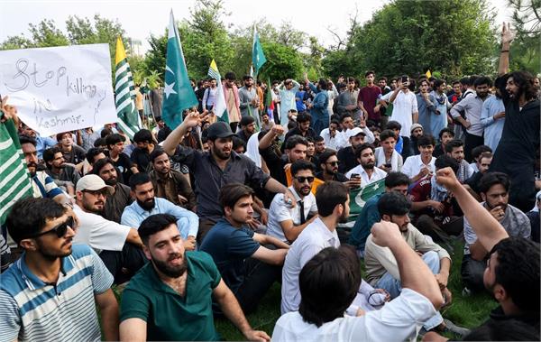 bloody clashes during elections in pakistani kashmir