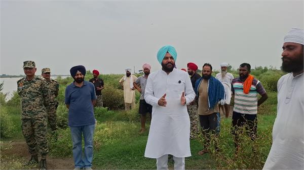 ravi erosion poses threat to border village kakkar 