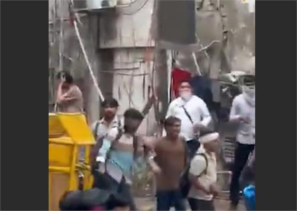 delhi  jantar mantar  protesters  police  lathicharge
