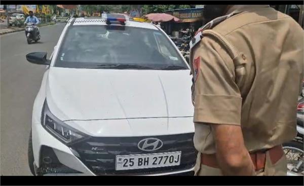 traffic police issued a challan for a car with red and blue lights