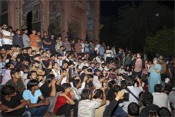 family  delhi  students  tent protest