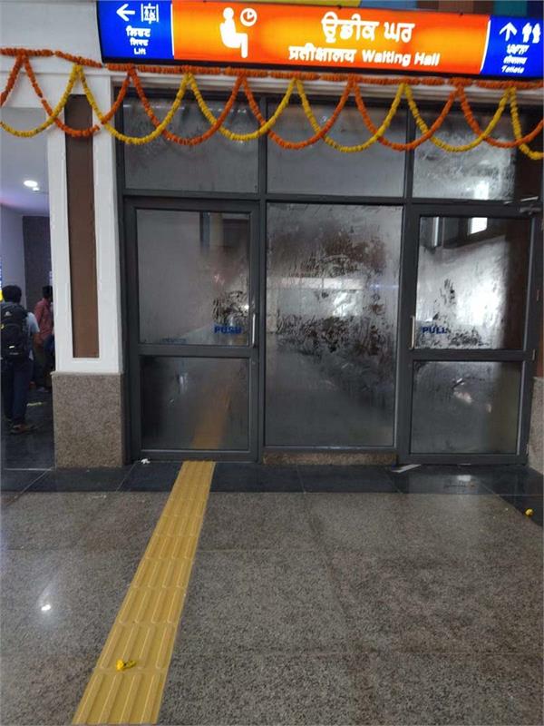 passengers disturbed waiting hall of jalandhar cantt railway station is closed
