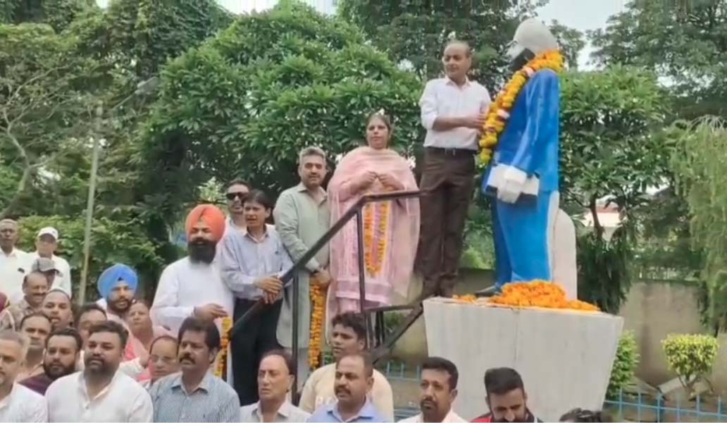 ਕਾਂਗਰਸ ਨੇ ਮਨਾਇਆ ਸ਼ਹੀਦ ਊਧਮ ਸਿੰਘ ਦਾ ਸ਼ਹੀਦੀ ਦਿਹਾੜਾ, ਨੌਜਵਾਨਾਂ ਨੂੰ ਕੀਤੀ ਅਪੀਲ