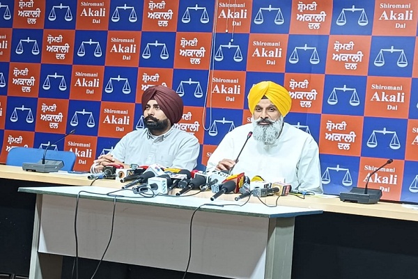 ਪੇਪਰ ਲੀਕ ਮਾਮਲਿਆਂ ''ਤੇ ਮਜੀਠੀਆ ਦਾ ਸਰਕਾਰ ''ਤੇ ਤਿੱਖਾ ਹਮਲਾ, ਪੜ੍ਹੋ ਕੀ ਦਿੱਤਾ ਬਿਆਨ