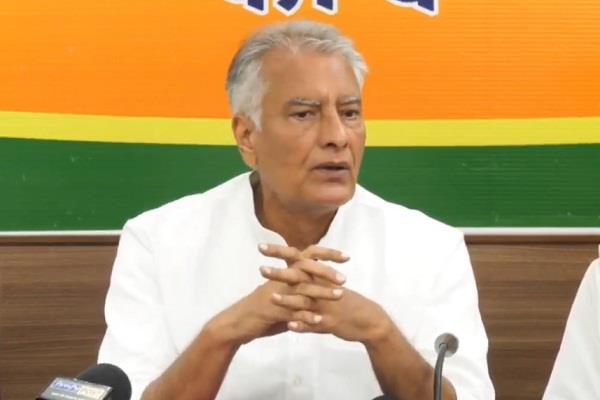 sunil jakhar strongly condemns attack on sukhbir singh badal