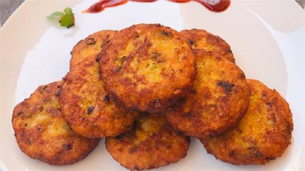 make tasty and crispy rice tikkis