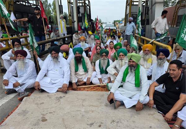 farmers made the dappar toll plaza free for three hours