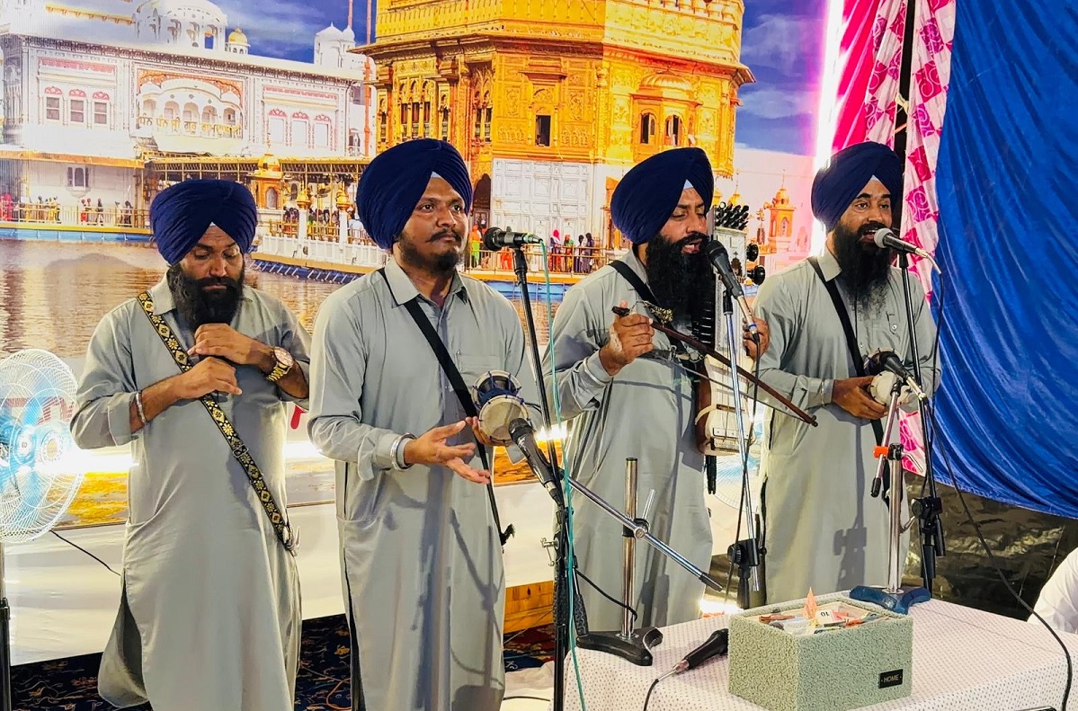 ਇਟਲੀ ''ਚ ਛੇਵੀਂ ਪਾਤਸ਼ਾਹੀ ਦੇ ਪ੍ਰਕਾਸ਼ ਦਿਹਾੜੇ ''ਤੇ ਨਤਮਸਤਕ ਹੋਈਆਂ ਸੰਗਤਾਂ