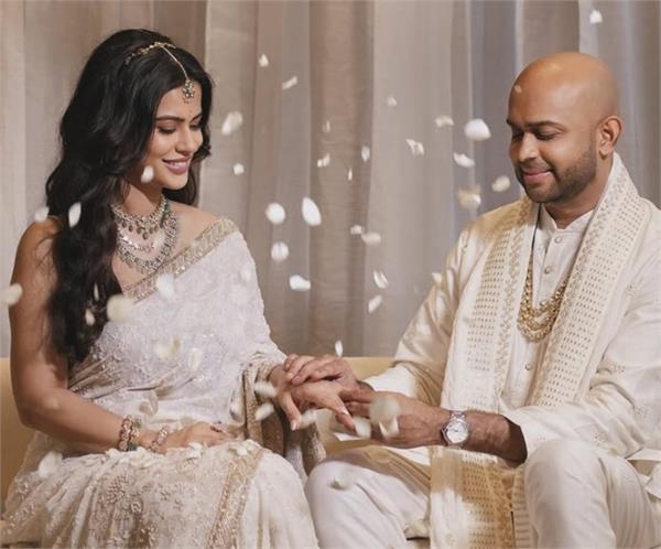 actress sharmiela mandre to marry producer sudhan sundaram in jaipur