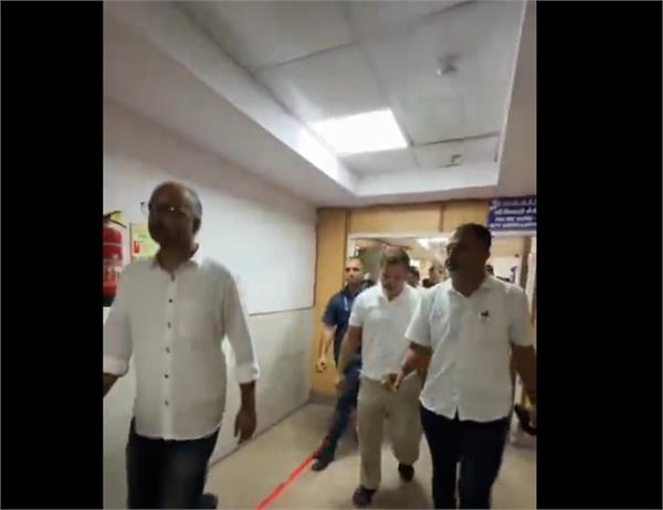 rahul gandhi  priyanka gandhi  injured student  meeting