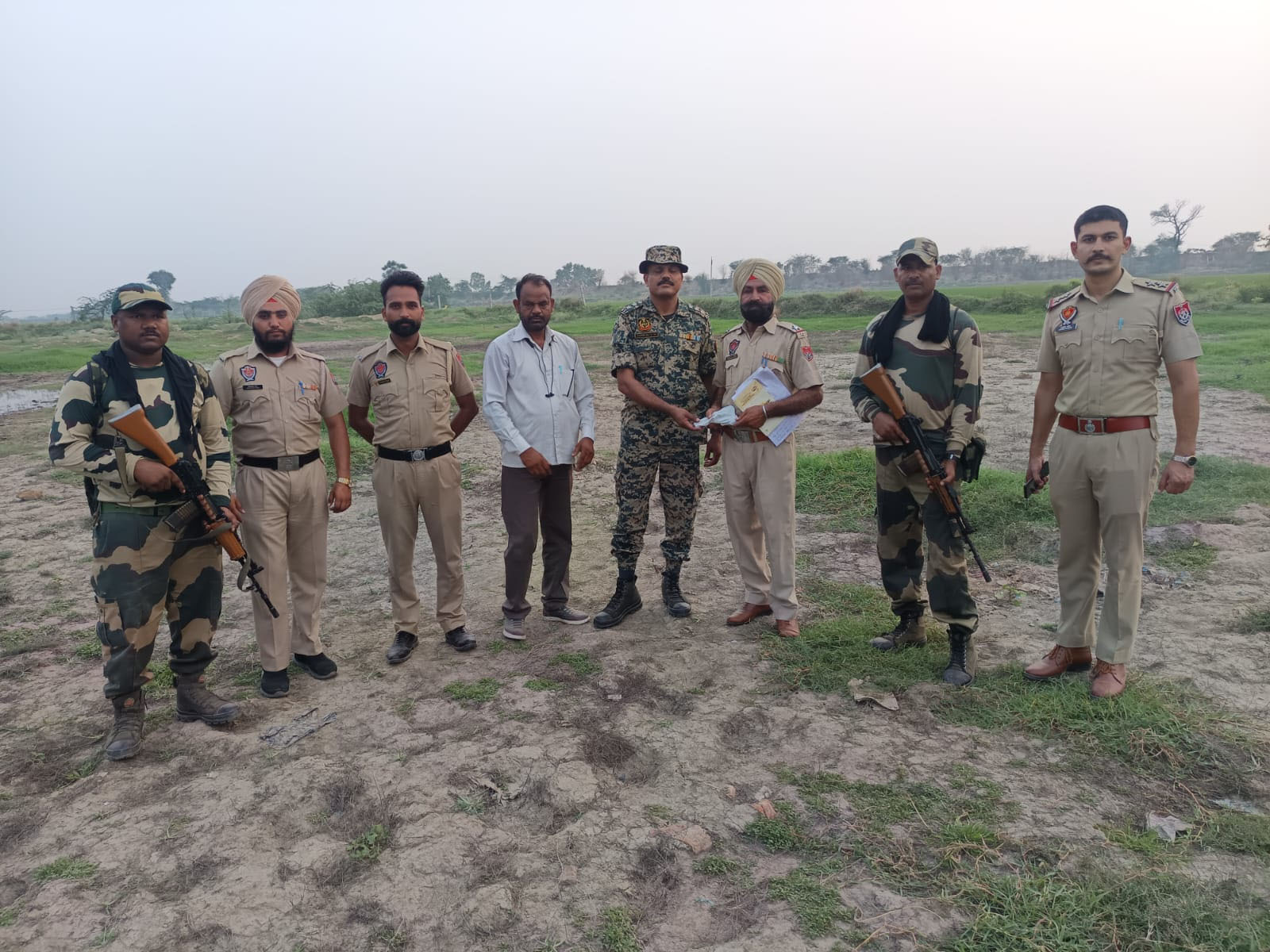 ਸਰਹੱਦ ਨੇੜਿਓਂ ਥਾਣਾ ਖਾਲੜਾ ਦੀ ਪੁਲਸ ਨੇ 4 ਵਿਦੇਸ਼ੀ ਪਿਸਤੌਲ ਕੀਤੇ ਬਰਾਮਦ
