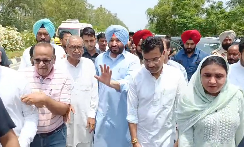 ਮੋਗਾ ਸਦਰ ਥਾਣਾ ਗ੍ਰਨੇਡਾ ਅਟੈਕ : ਪੁਲਸ ਨੇ ਰਵਨੀਤ ਬਿੱਟੂ ਨੂੰ ਥਾਣੇ ਅੰਦਰ ਜਾਣ ਤੋਂ ਰੋਕਿਆ