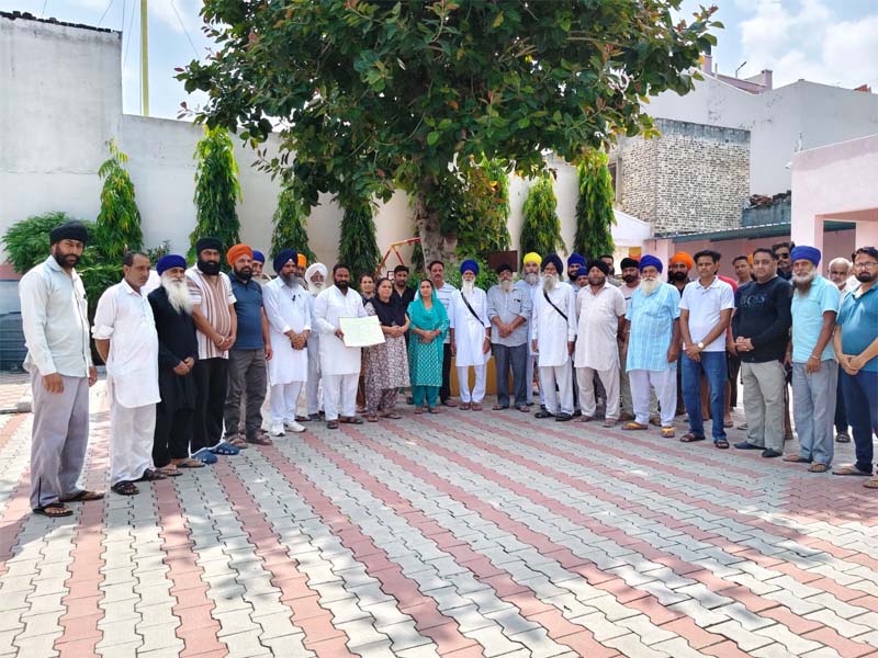 ਪੰਜਾਬ ਦੇ ਇਸ ਪਿੰਡ ''ਚ ਪ੍ਰਵਾਸੀ ਮਜ਼ਦੂਰਾਂ ਦੇ ਰਹਿਣ ''ਤੇ ਲੱਗੀ ਪਾਬੰਦੀ! ਪੰਚਾਇਤ ਦਾ ਅਨੋਖਾ ਫਰਮਾਨ