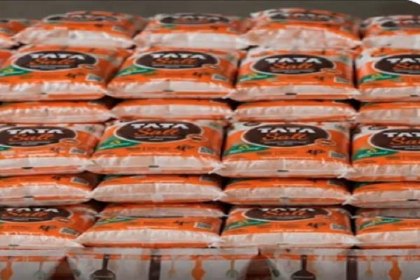 tata salt being sold by mixing chalk