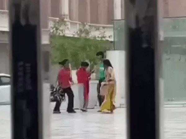 two sisters video viral