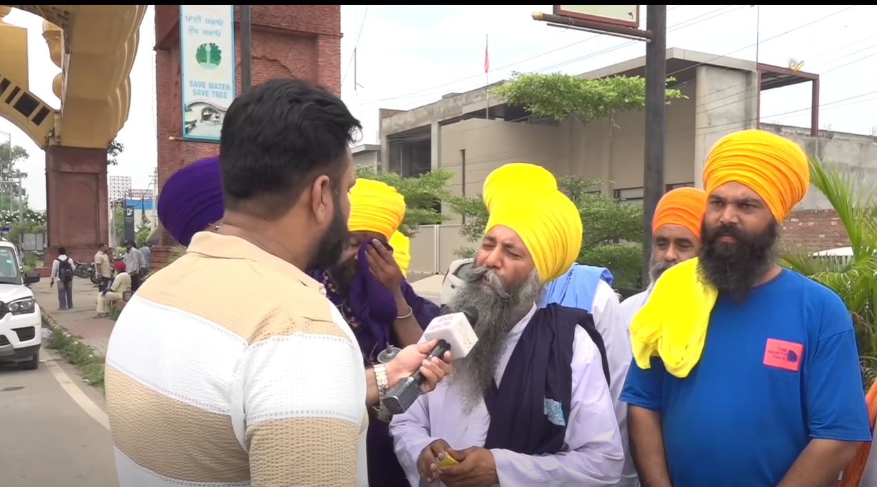 SGPC ’ਤੇ ਕੰਟੇਨਰਾਂ ਰਾਹੀਂ ਗੁਰੂ ਗ੍ਰੰਥ ਸਾਹਿਬ ਦੇ ਸਰੂਪ ਕੈਨੇਡਾ ਭੇਜਣ ਦਾ ਇਲਜ਼ਾਮ! ਸਤਿਕਾਰ ਕਮੇਟੀ ਦੇ ਸਿੰਘਾਂ 'ਚ ਰੋ
