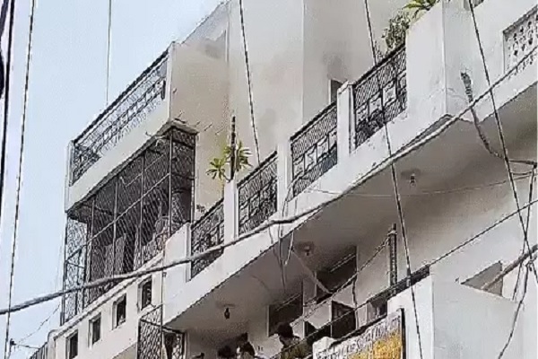ਘਰ ''ਚ ਅੱਗ ਲੱਗਣ ਨਾਲ ਮਾਂ ਤੇ 2 ਧੀਆਂ ਦੀ ਹੋਈ ਮੌਤ