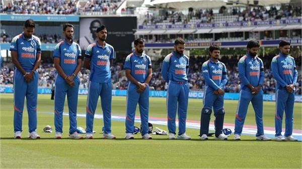 eng vs ind  players wore black armbands in the third odi match