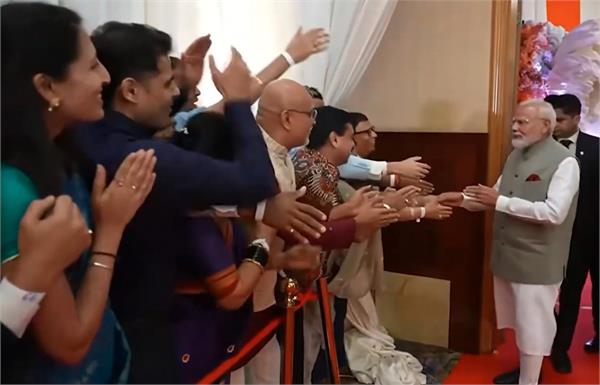 pm modi in indonesia