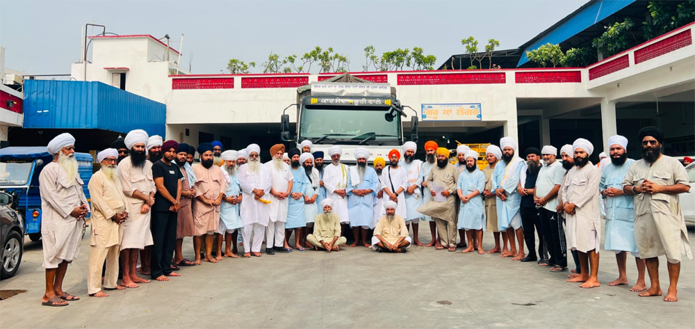 ਗੁ.ਬਾਲ ਲੀਲ੍ਹਾ ਪਟਨਾ ਲਈ ਸੰਤ ਭੂਰੀ ਵਾਲਿਆਂ ਨੇ ਲੰਗਰ ਦੀਆਂ ਰਸਦਾਂ ਦਾ ਟਰੱਕ ਰਿਵਾਨਾ ਕੀਤਾ