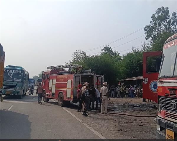 two trucks caught fire on pathankot jammu highway