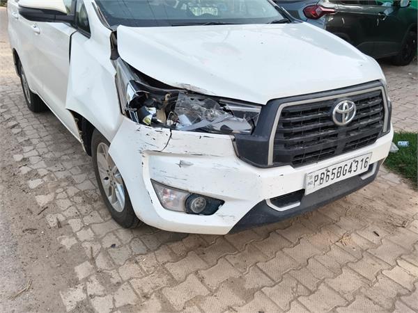 accident with baluana mla  s vehicle