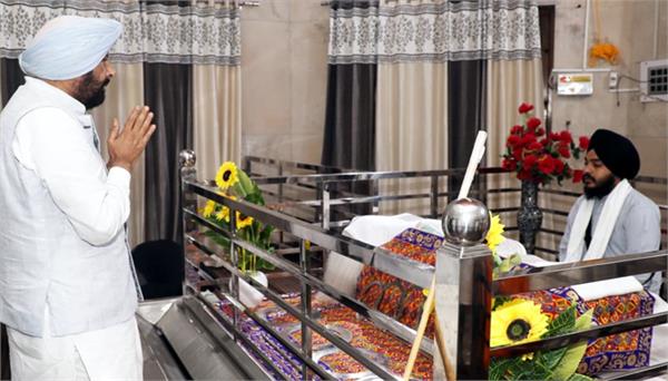 kewal singh dhillon paid obeisance at gurdwara gurusagar mastuana sahib