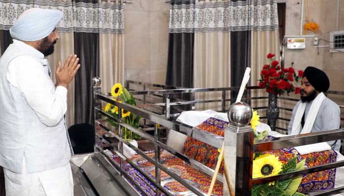ਗੁਰਦੁਆਰਾ ਗੁਰੂਸਾਗਰ ਮਸਤੂਆਣਾ ਸਾਹਿਬ ਵਿਖੇ ਨਤਮਸਤਕ ਹੋਏ ਕੇਵਲ ਸਿੰਘ ਢਿੱਲੋਂ, ਸਰਬੱਤ ਦੇ ਭਲੇ ਦੀ ਕੀਤੀ ਅਰਦਾਸ