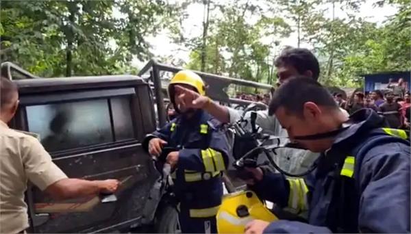27 workers trapped in tunnel due to landslide