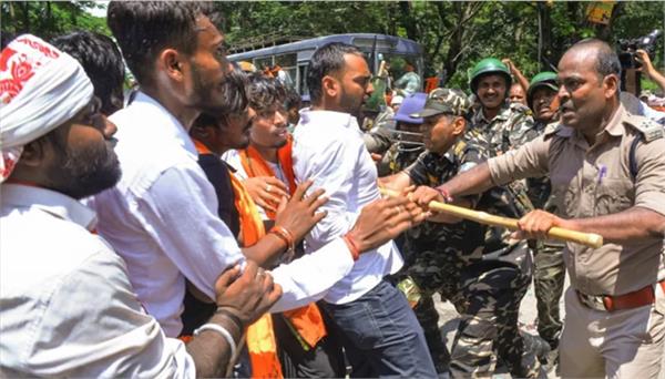 students demand cm  s resignation