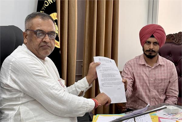 municipal corporation issues notices to several shopkeepers