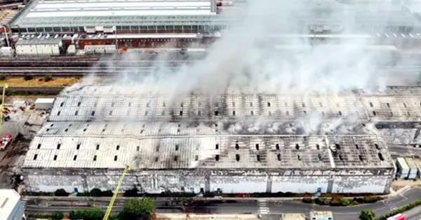 fire breaks out in london industrial area
