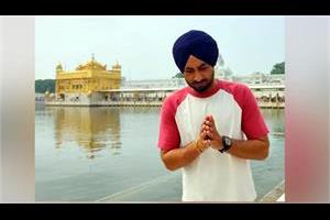 ranjit bawa paid obeisance at sachkhand sri harmandir sahib