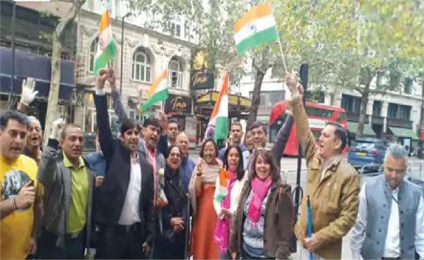 indians are at the forefront of those settling in britain