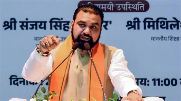 bihar government accepts students demand