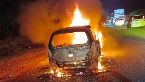 youth burnt alive in car on lucknow highway