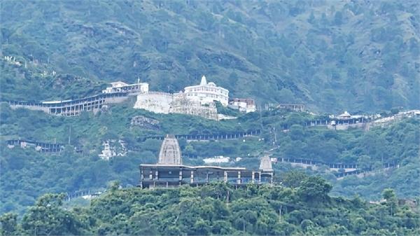 the main attraction of amarnath yatra