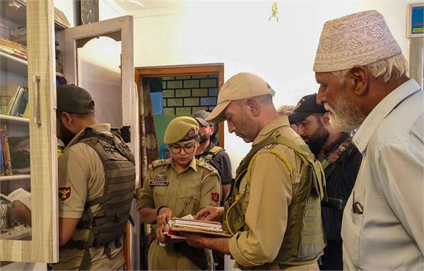 jamaat e islami  26 locations  police  raid