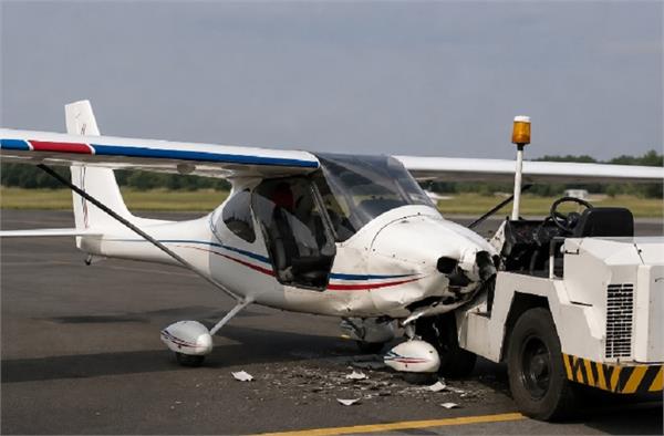 airport runway  vehicle  crashed plane