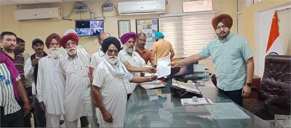 delegation meets adc  general  to repair flood damaged roads