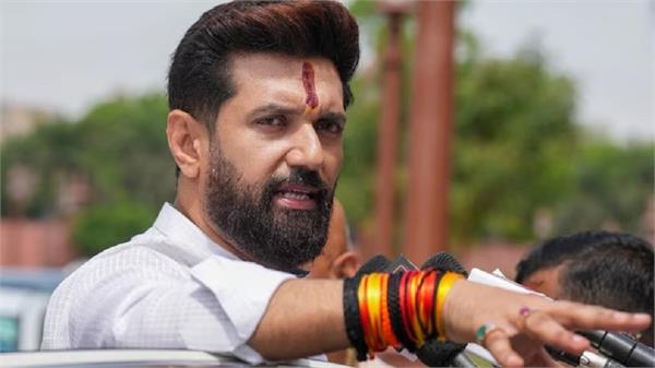 chirag paswan manjhi son resignation