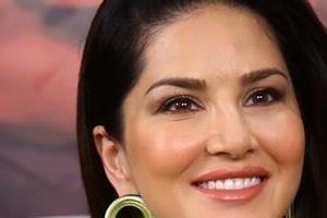 cheating case against actress sunny leone dismissed