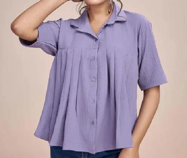 loose fit top  young women  trendy look