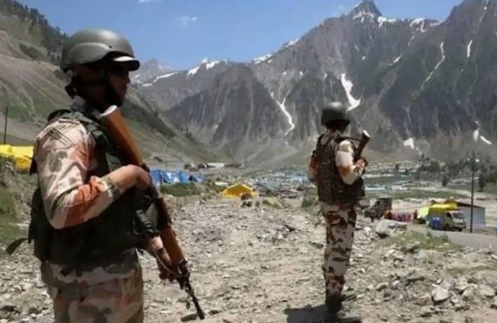 CRPF ਜਵਾਨਾਂ ਲਈ ਠੰਡ ਦੇ ਵਿਸ਼ੇਸ਼ ਕੱਪੜਿਆਂ ਤੇ ਉਪਕਰਣਾਂ ਨੂੰ ਲੈ ਕੇ ਫੰਡ ਮਨਜ਼ੂਰ