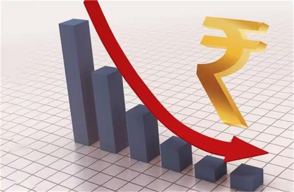 indian rupee fell by 8 paise against usd