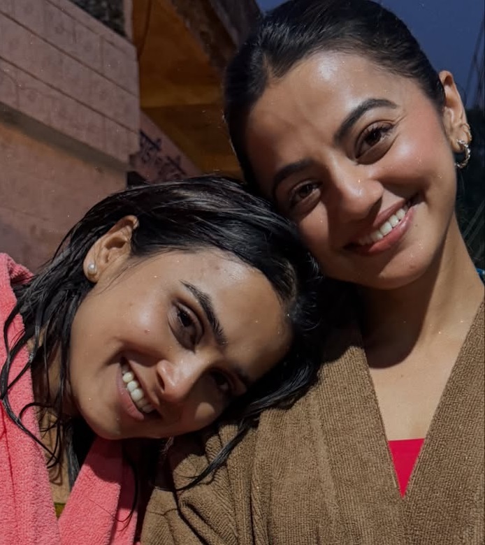 ਨਰਮਦਾਪੁਰਮ ''ਚ ਸ਼ੂਟਿੰਗ ਕਰ ਰਹੀ ਹੈਲੀ ਸ਼ਾਹ ਨੇ ਨਰਮਦਾ ਨਦੀ ''ਚ ਲਗਾਈ ਡੁਬਕੀ