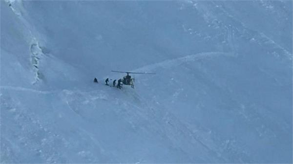 indian army  rescue operation  patient  airlift